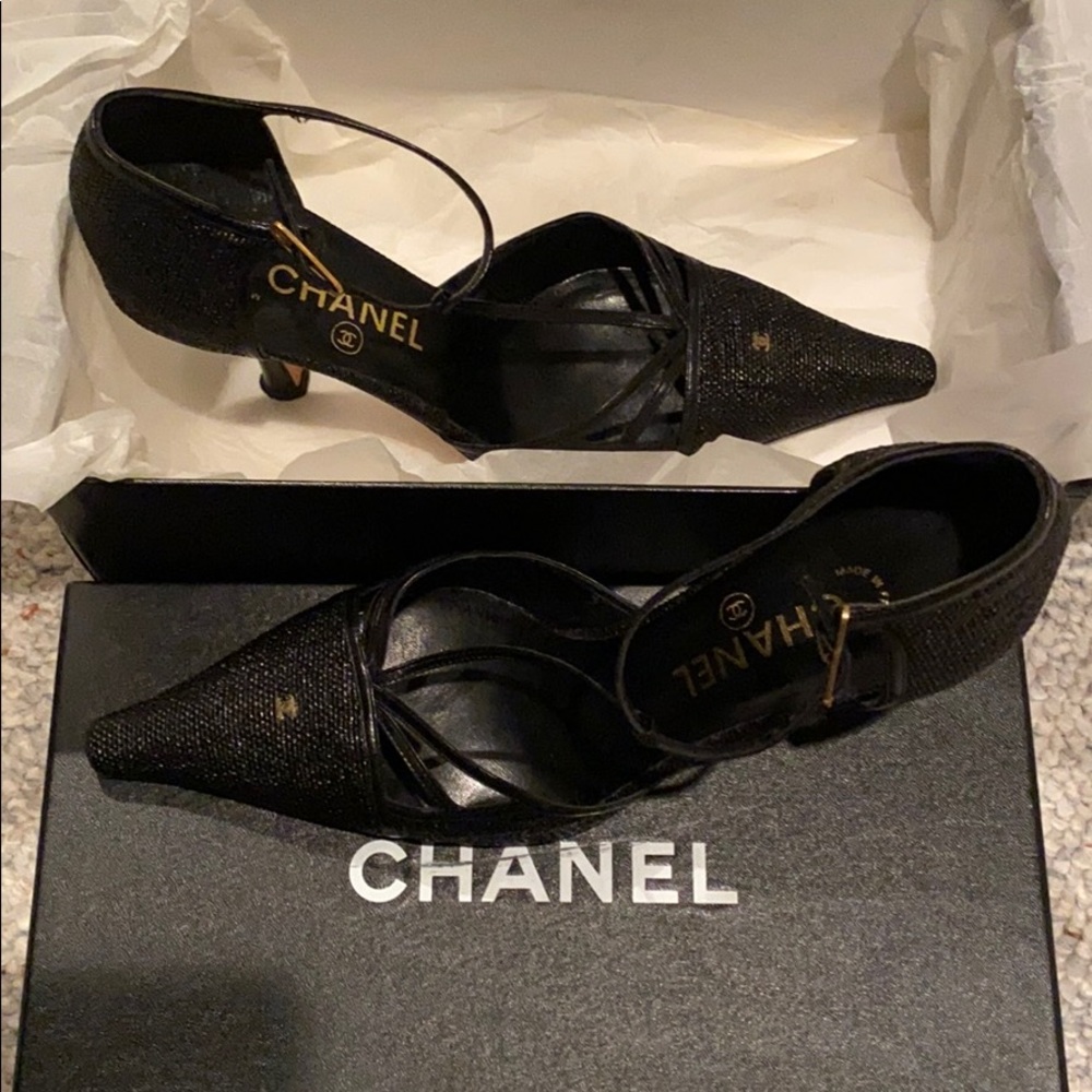 Vintage  CHANEL Shoes (100% Authentic)
